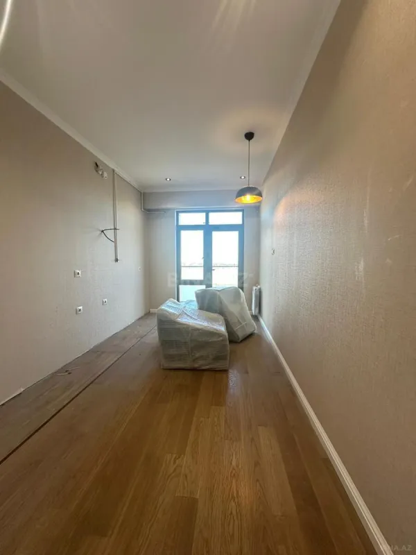Satılır 4 otaqlı mənzil 120 m²