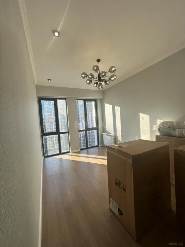 Satılır 4 otaqlı mənzil 120 m²