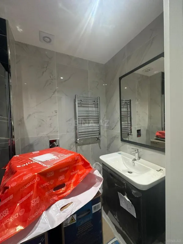 Satılır 4 otaqlı mənzil 120 m²