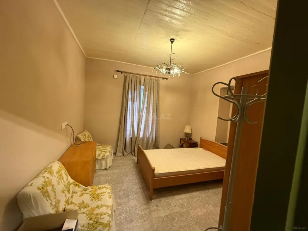 Satılır 5 otaqlı həyət evi 172 m²