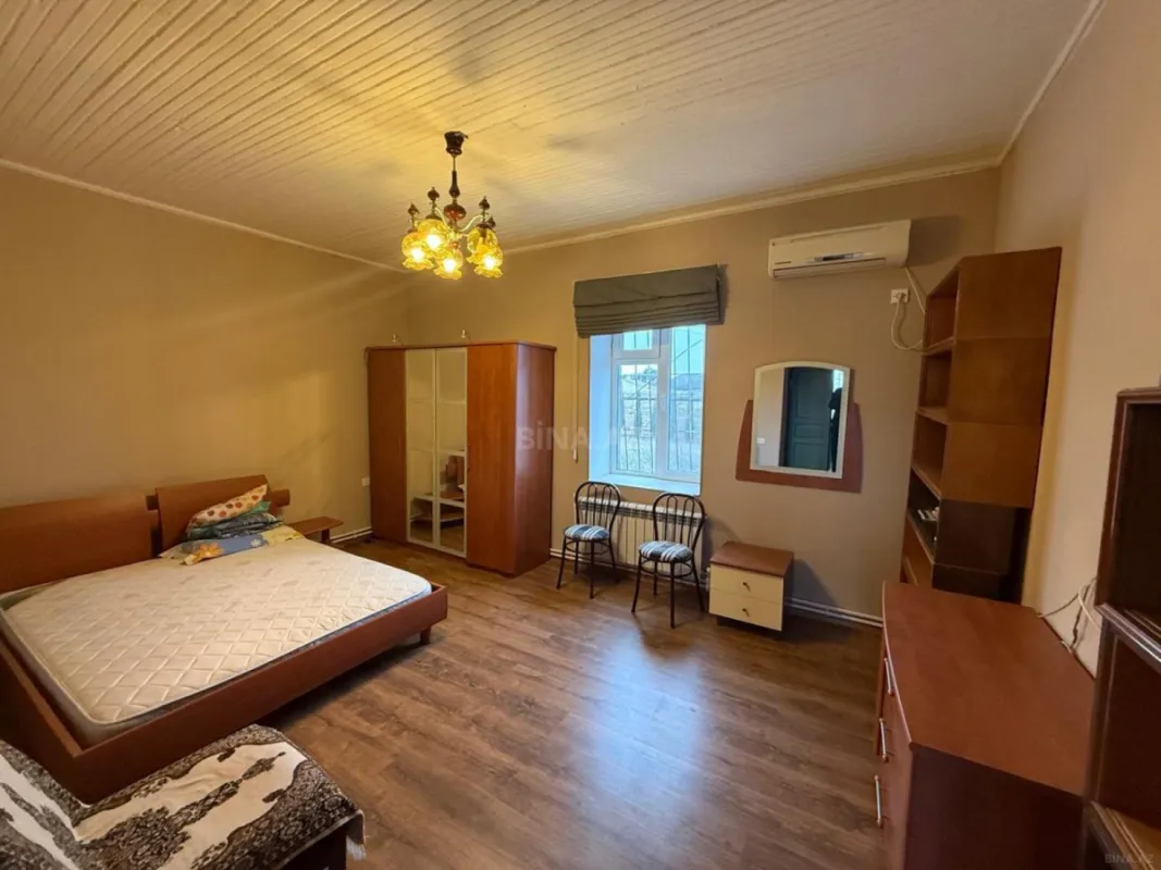 Satılır 5 otaqlı həyət evi 172 m²