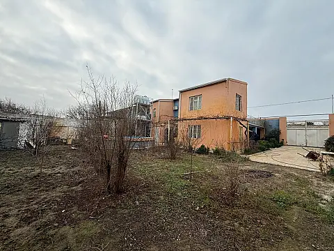 Satılır 5 otaqlı həyət evi 172 m²