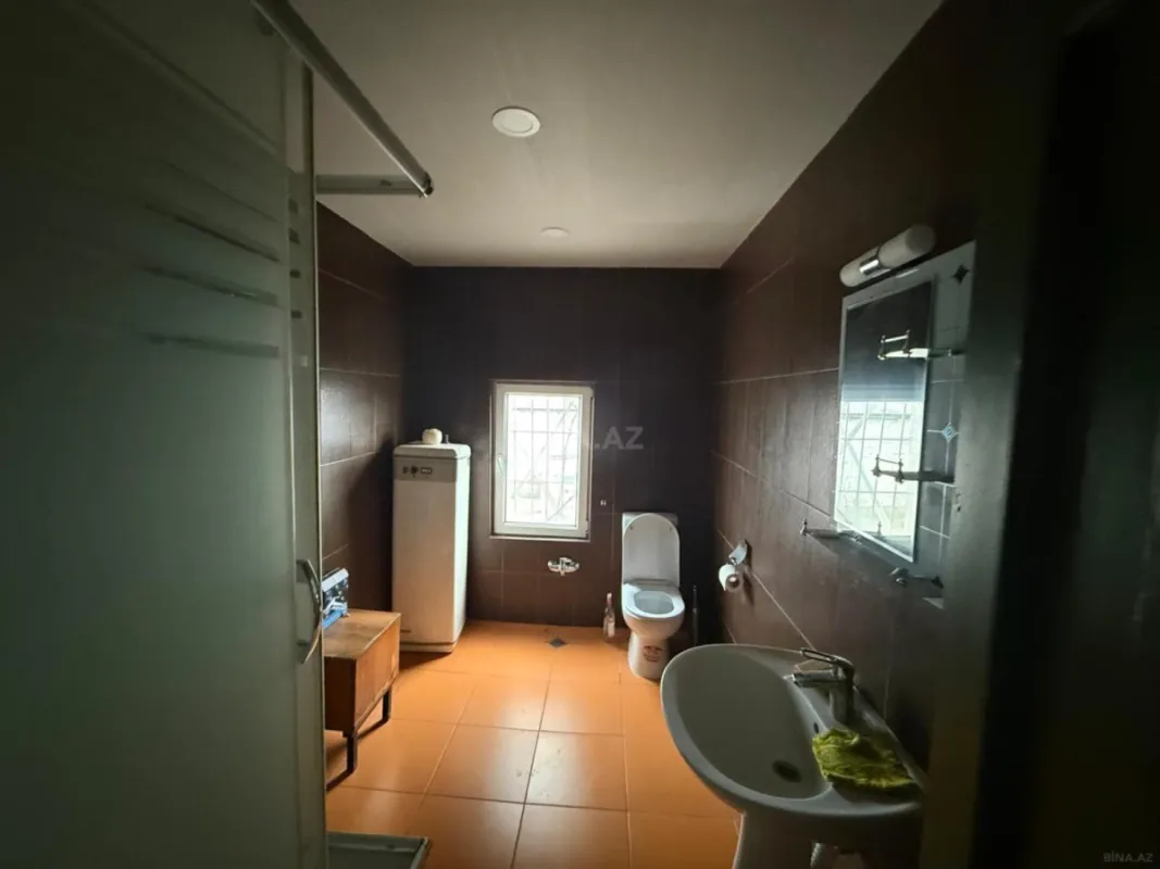 Satılır 5 otaqlı həyət evi 172 m²