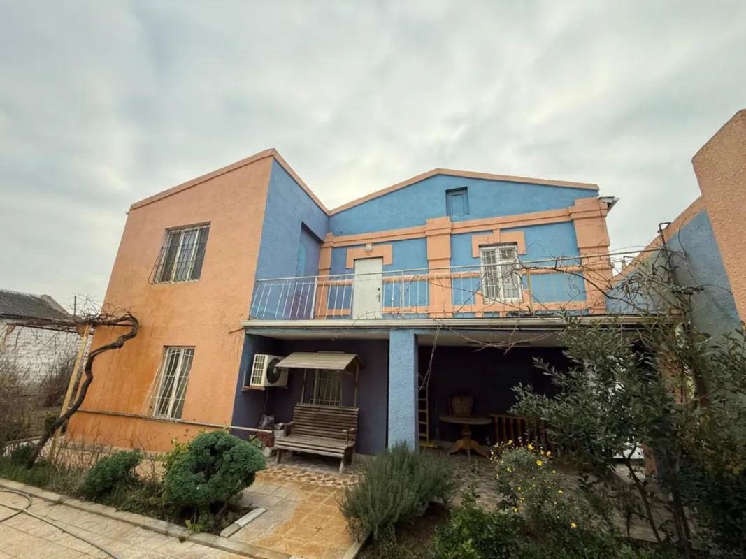 Satılır 5 otaqlı həyət evi 172 m²