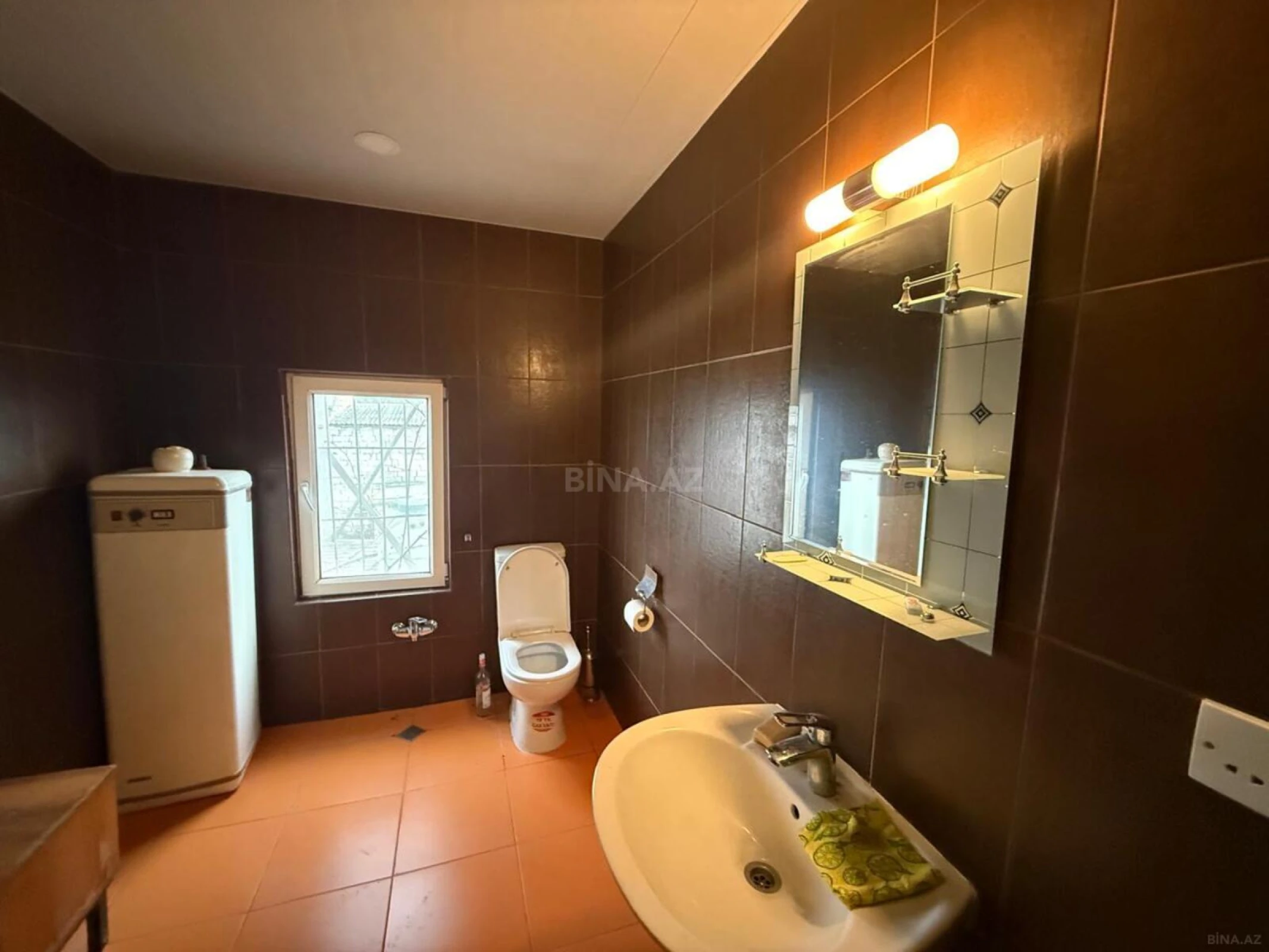 Satılır 5 otaqlı həyət evi 172 m²