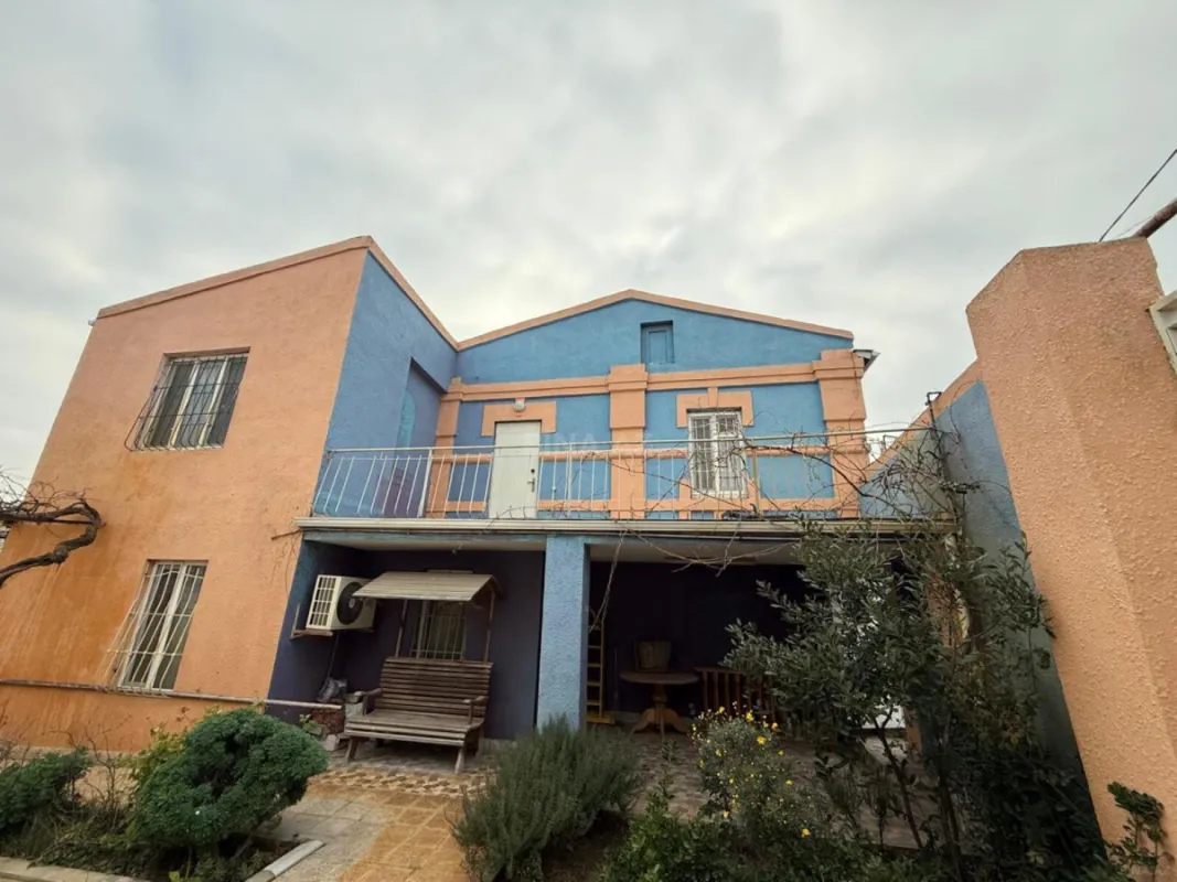 Satılır 5 otaqlı həyət evi 172 m²