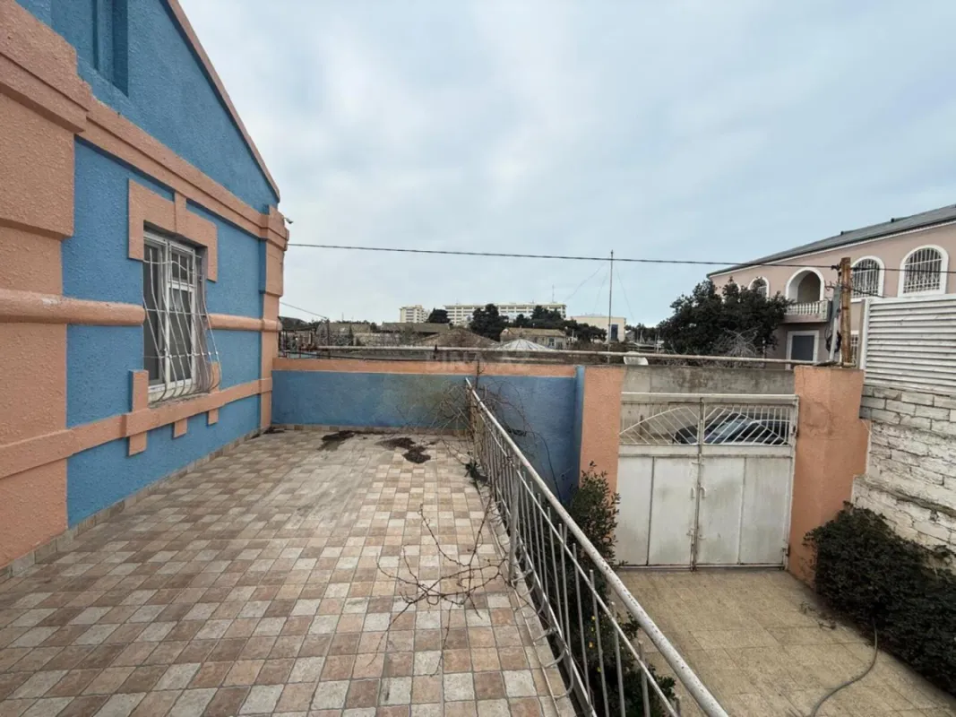 Satılır 5 otaqlı həyət evi 172 m²