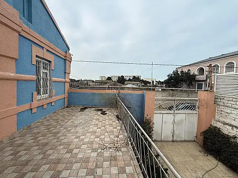 Satılır 5 otaqlı həyət evi 172 m²