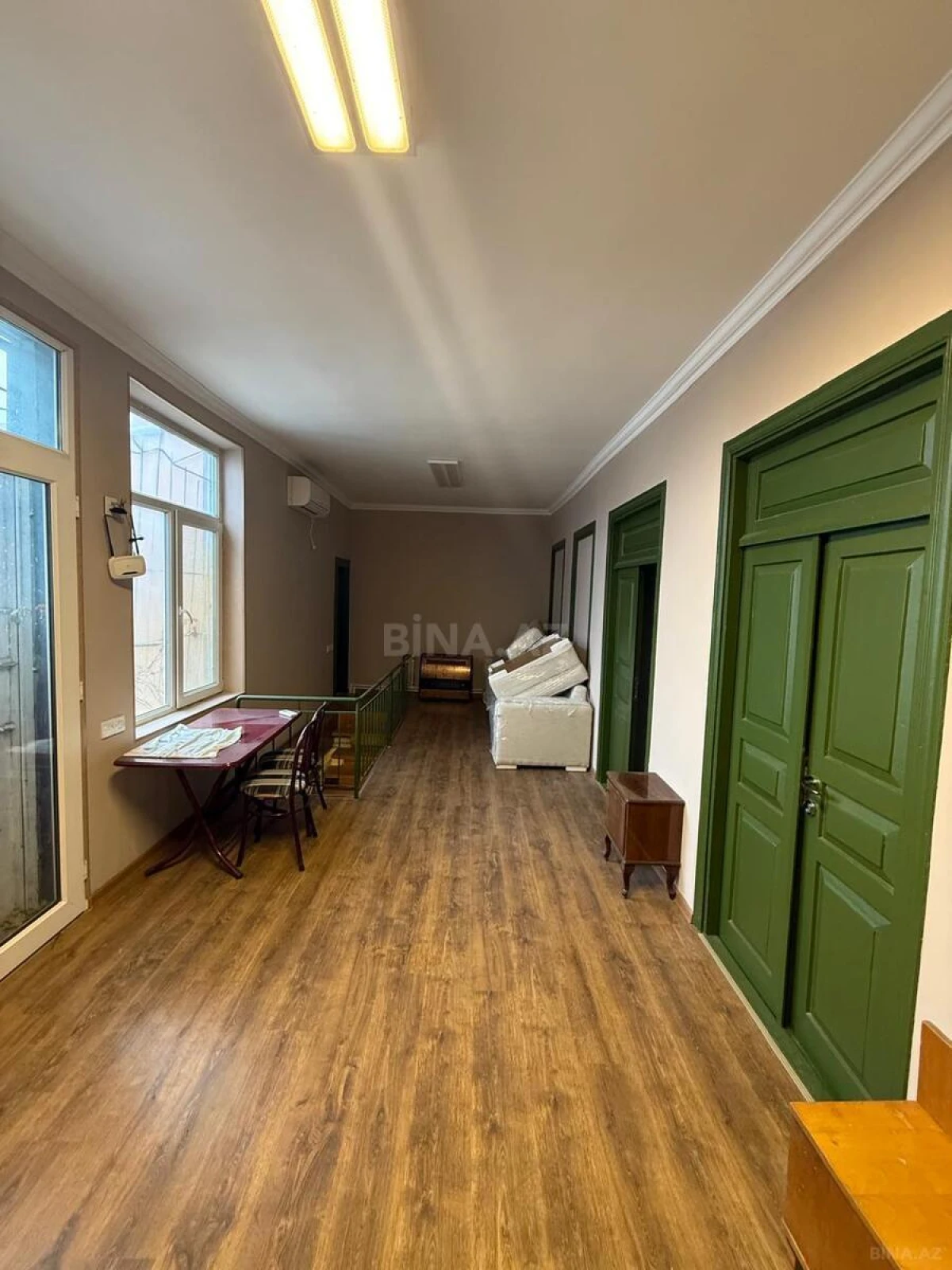 Satılır 5 otaqlı həyət evi 172 m²