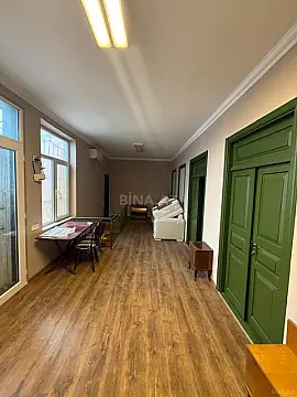 Satılır 5 otaqlı həyət evi 172 m²