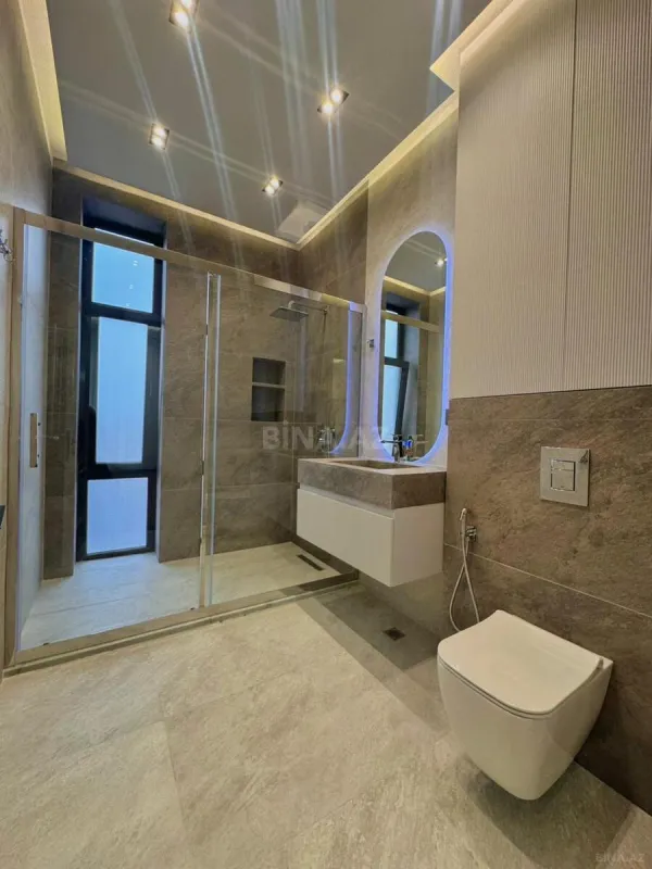 Satılır 5 otaqlı həyət evi 280 m²