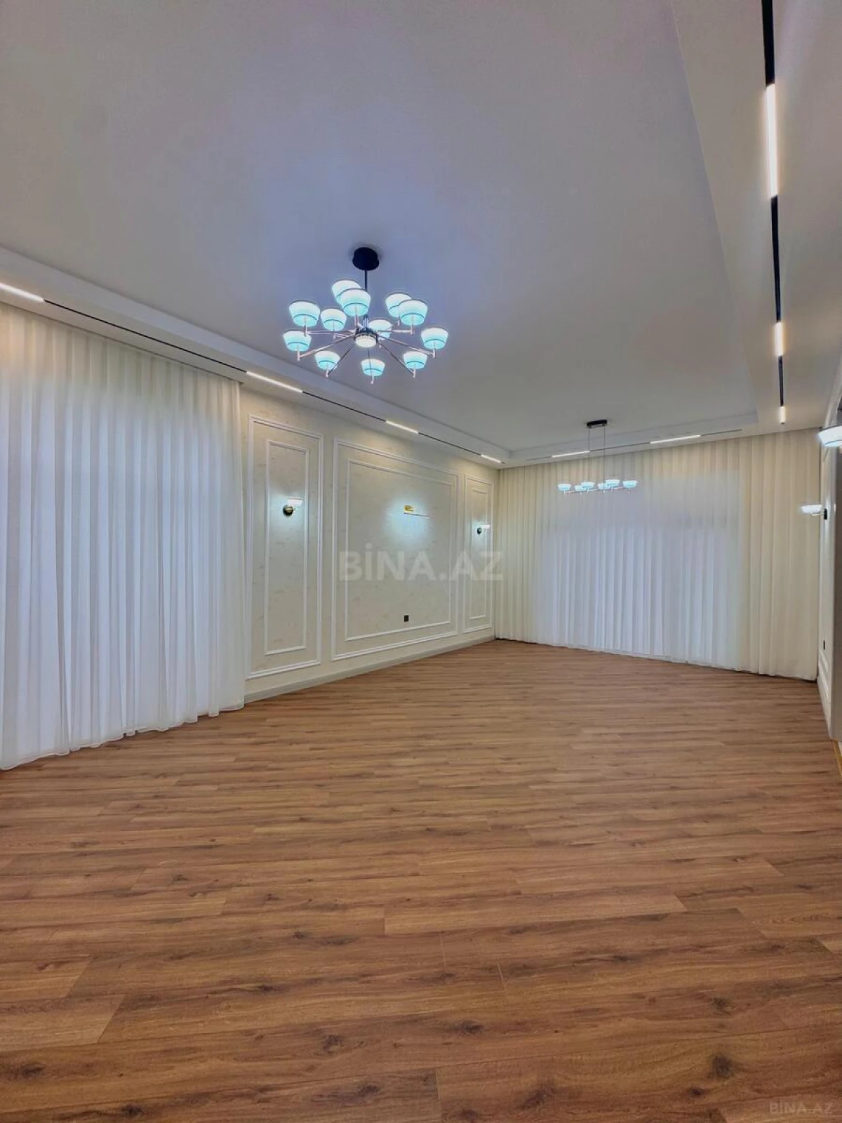 Satılır 5 otaqlı həyət evi 280 m²