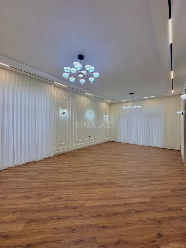 Satılır 5 otaqlı həyət evi 280 m²