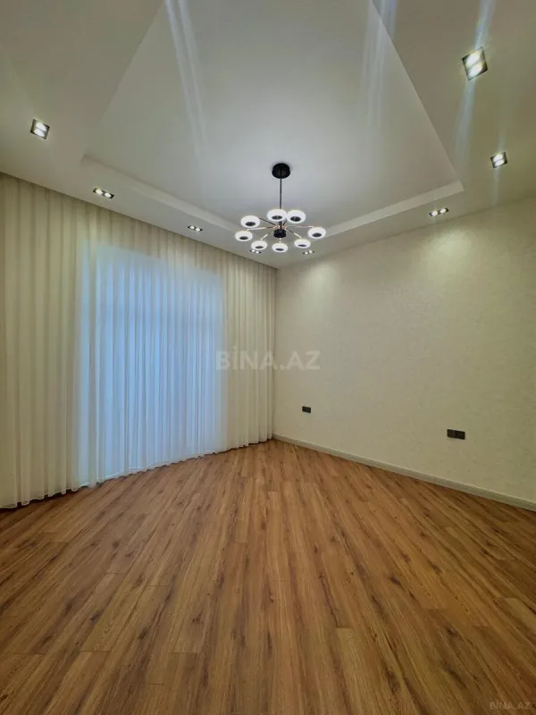 Satılır 5 otaqlı həyət evi 280 m²