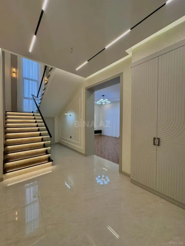 Satılır 5 otaqlı həyət evi 280 m²