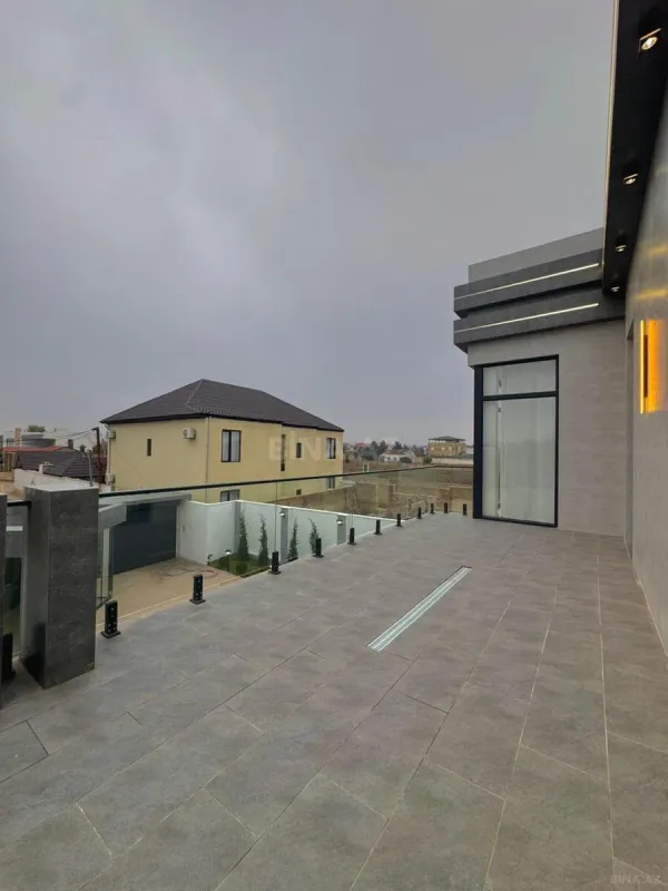 Satılır 5 otaqlı həyət evi 280 m²