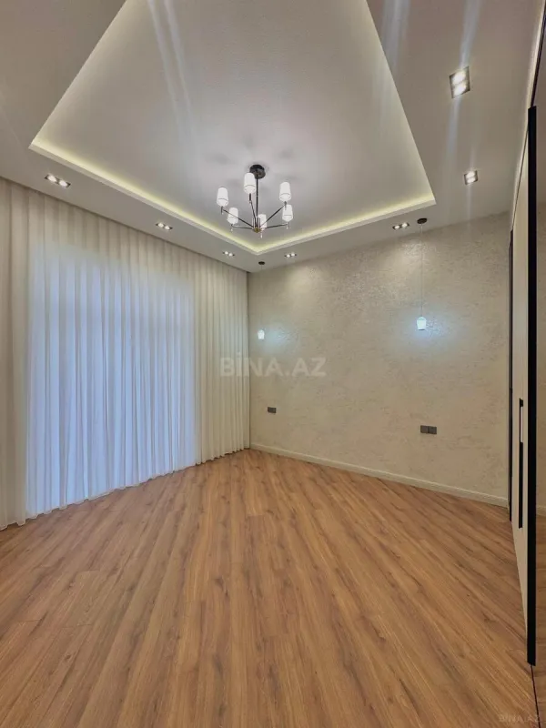 Satılır 5 otaqlı həyət evi 280 m²