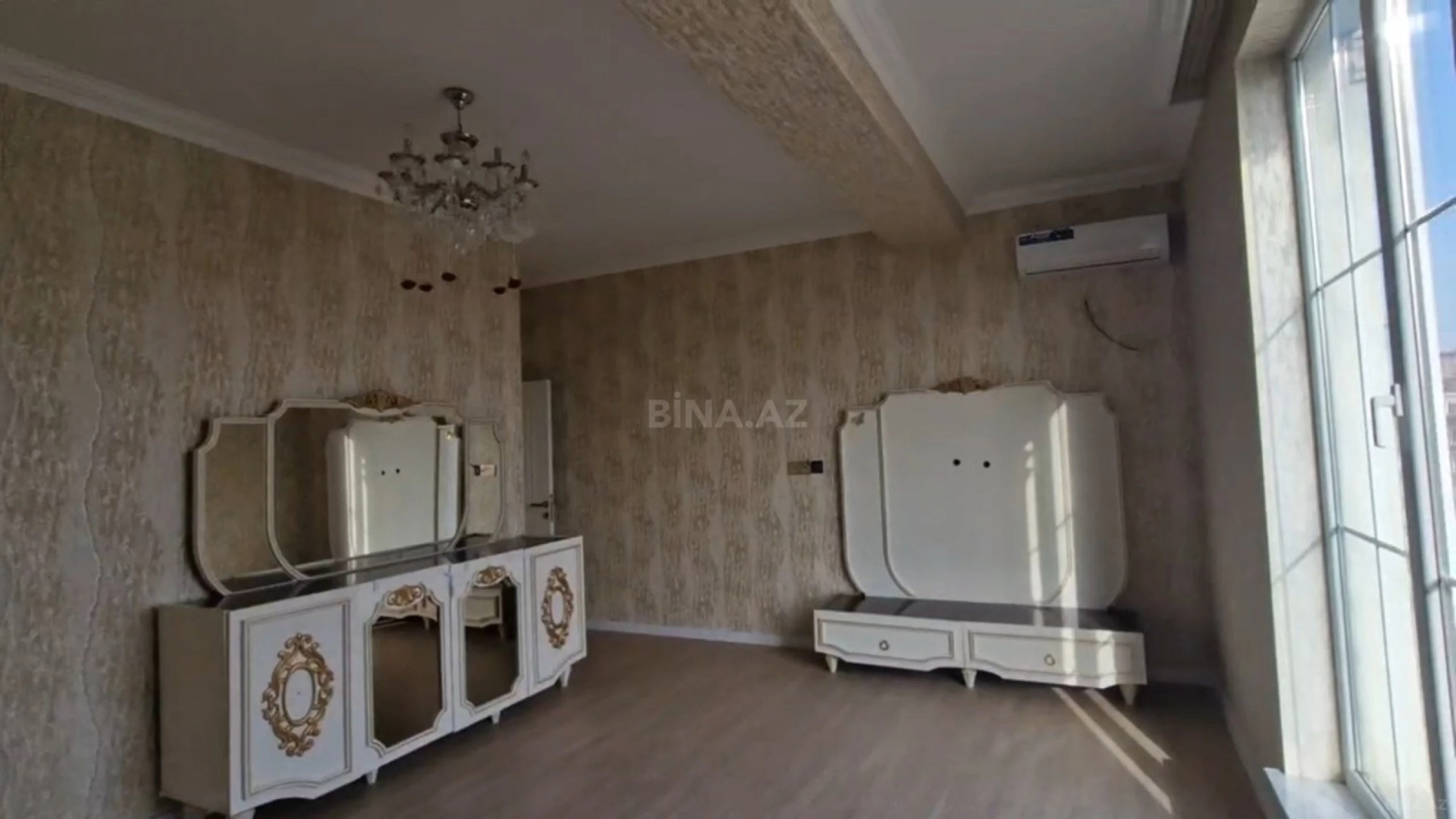 Satılır 3 otaqlı mənzil 91 m²