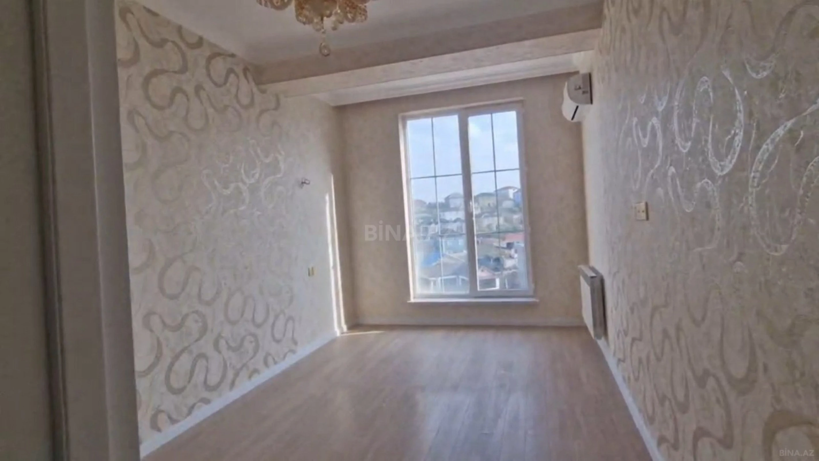 Satılır 3 otaqlı mənzil 91 m²