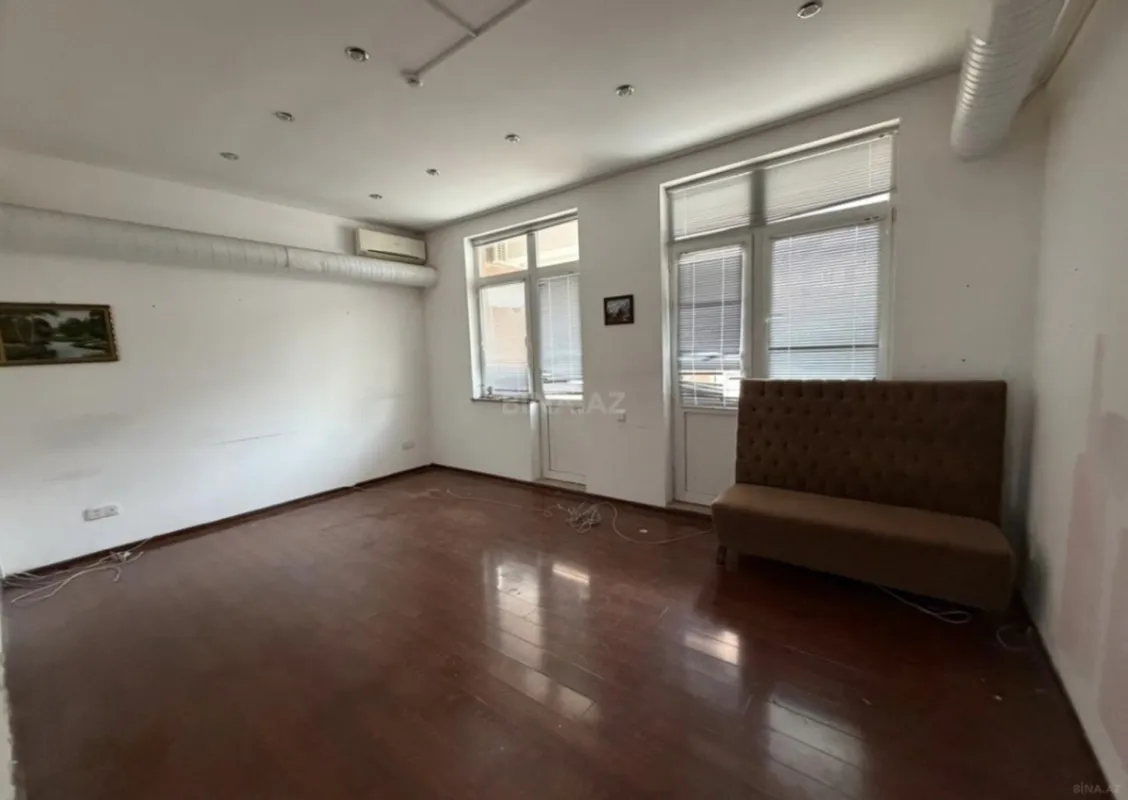 Kirayə verilir obyekt 200 m²