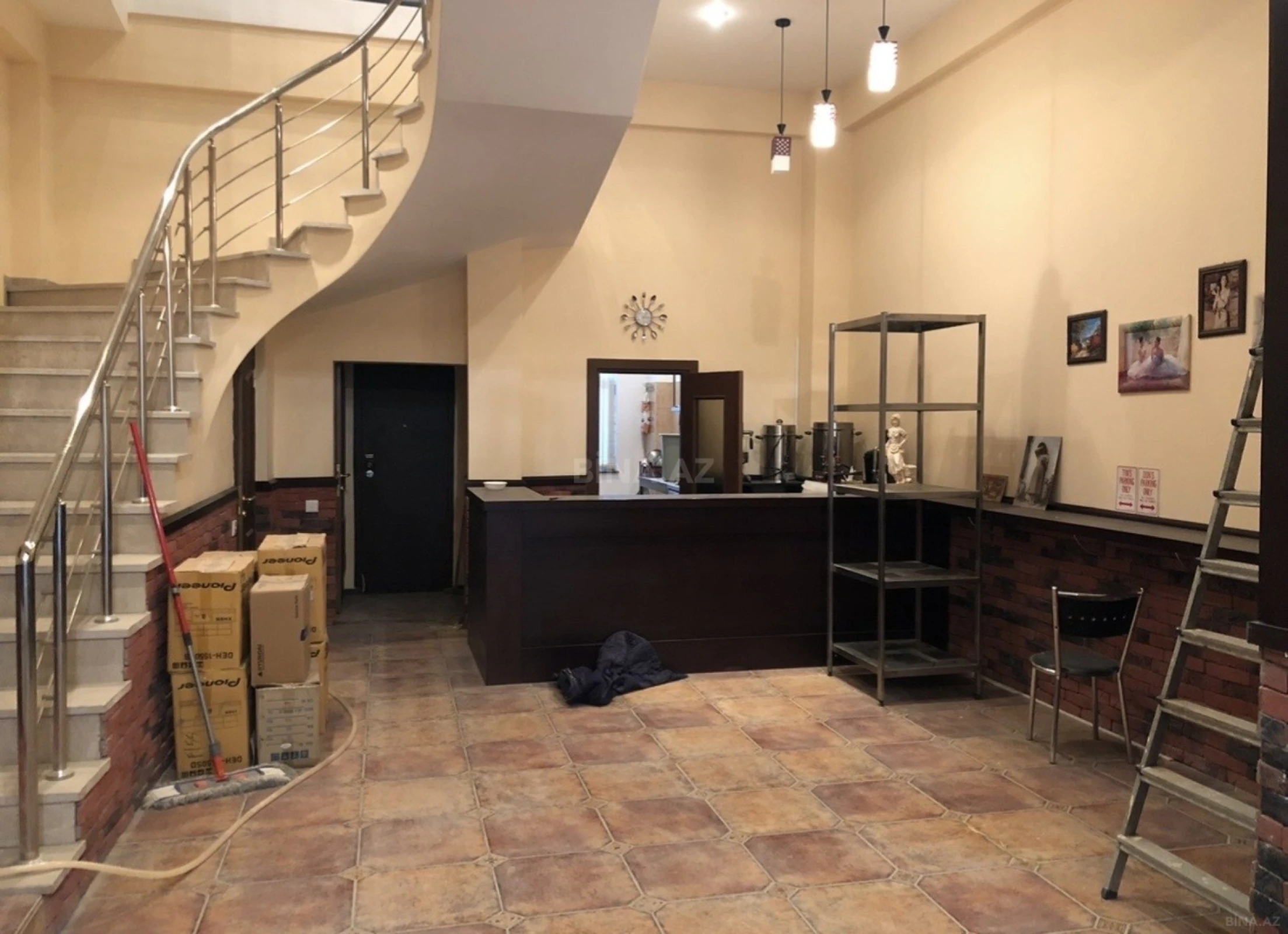 Kirayə verilir obyekt 200 m²