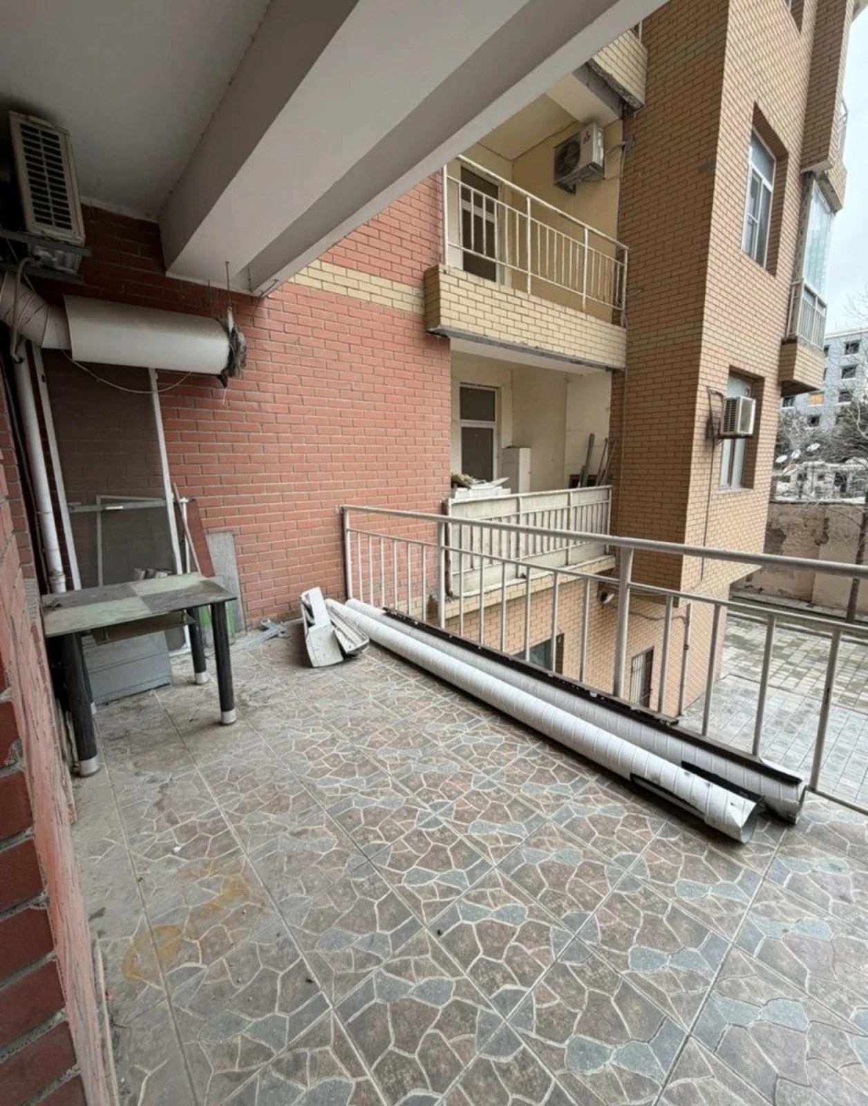 Kirayə verilir obyekt 200 m²