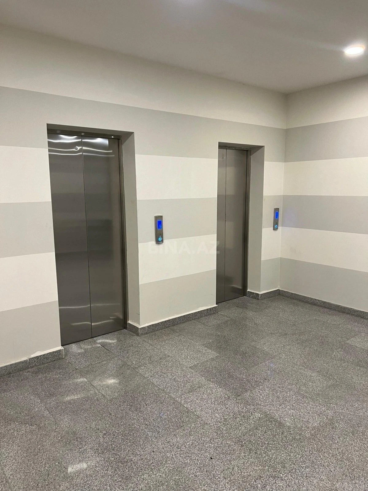 Satılır 3 otaqlı mənzil 148 m²