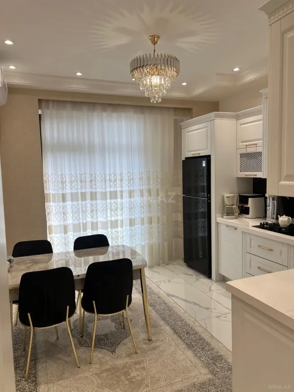 Satılır 3 otaqlı mənzil 148 m²