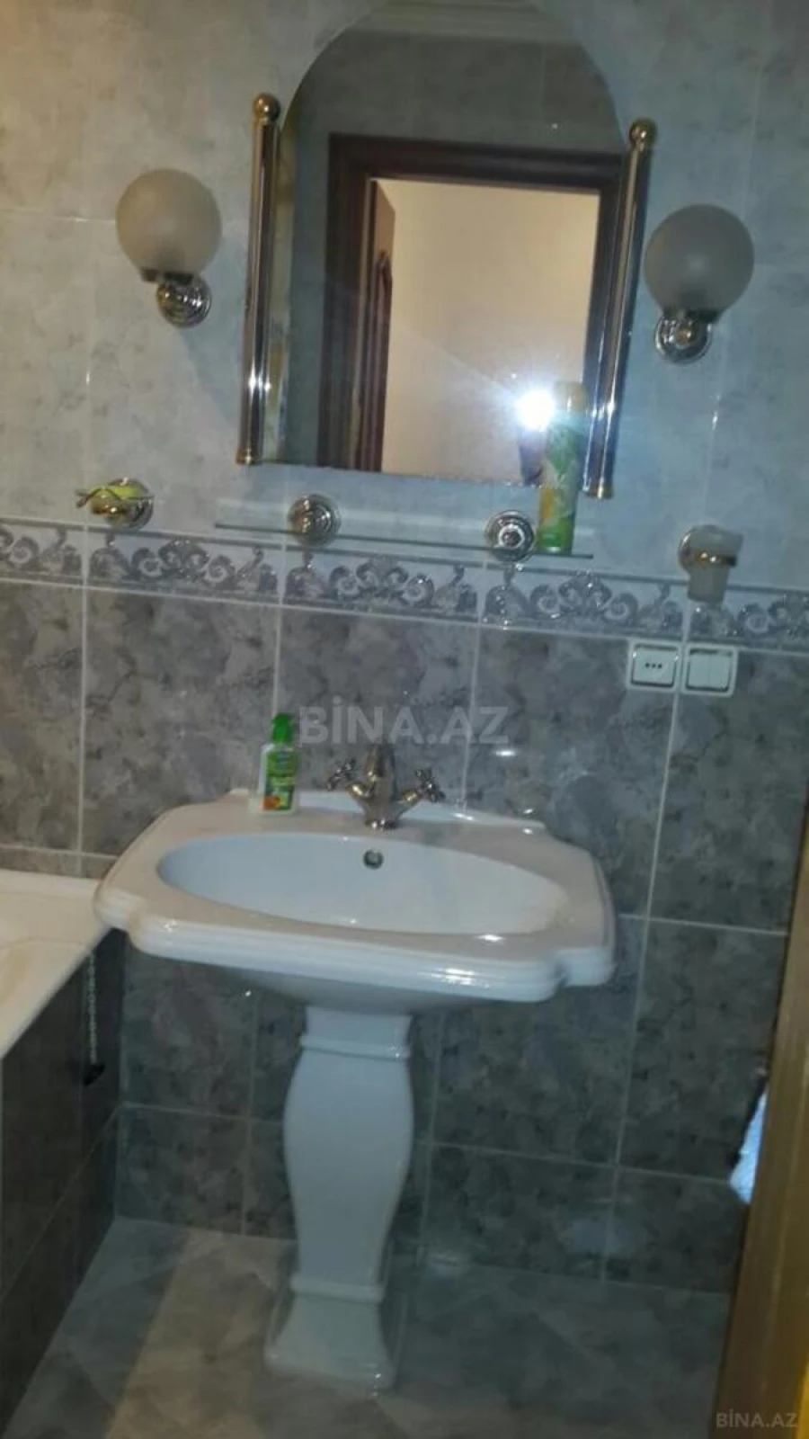 Kirayə verilir 2 otaqlı mənzil 70 m²