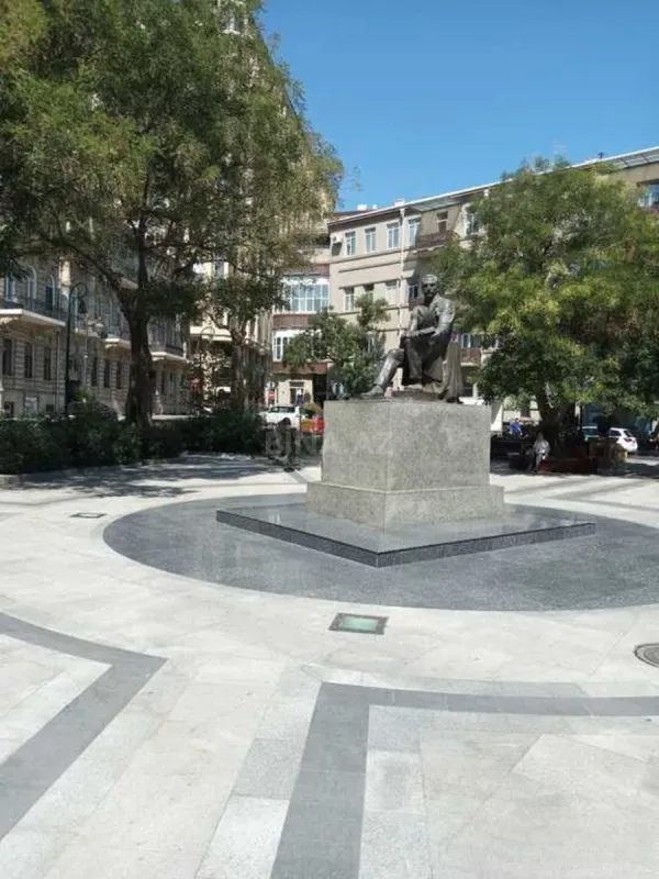 Satılır 2 otaqlı mənzil 75 m²