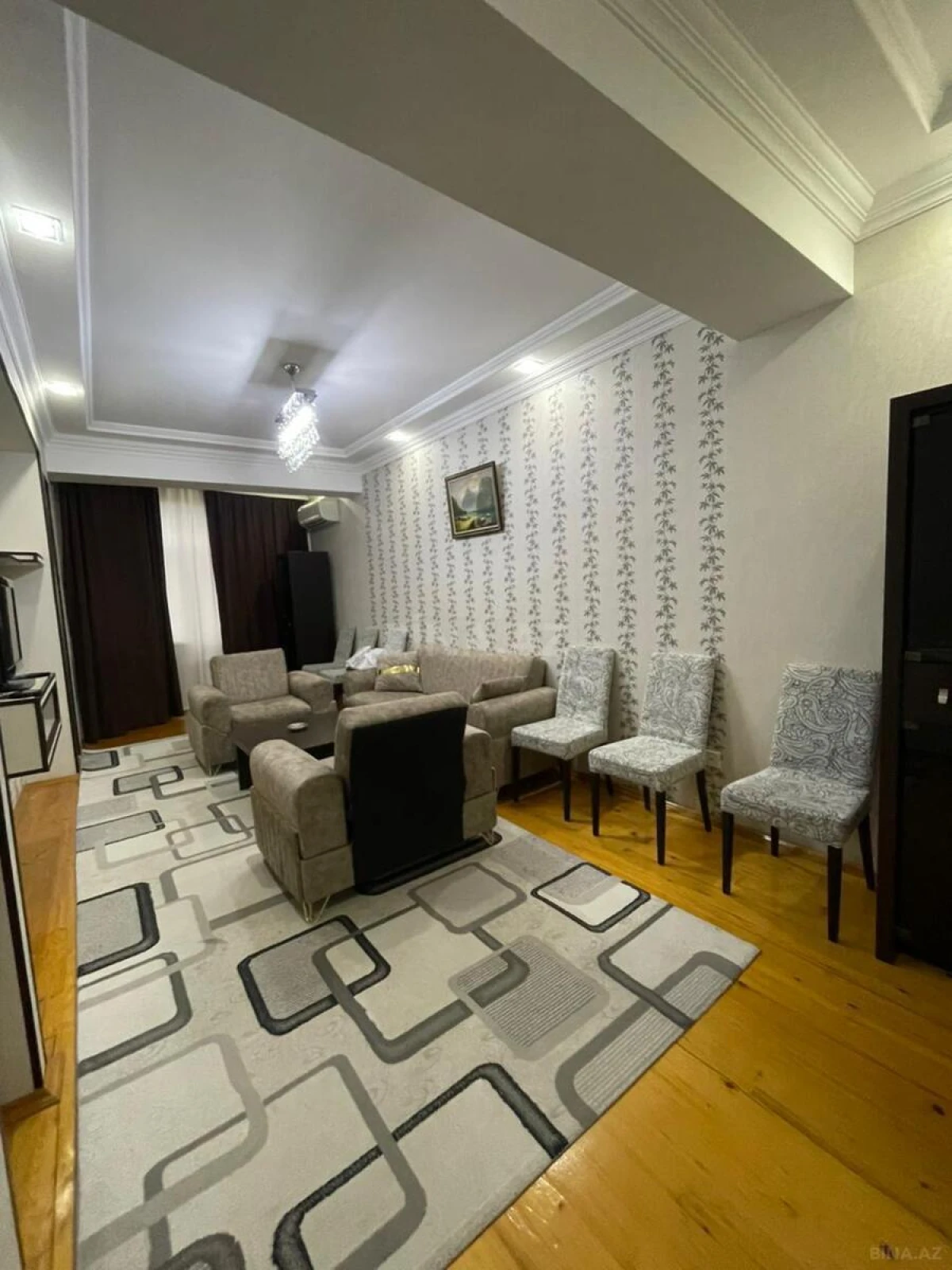 Kirayə verilir 2 otaqlı mənzil 80 m²