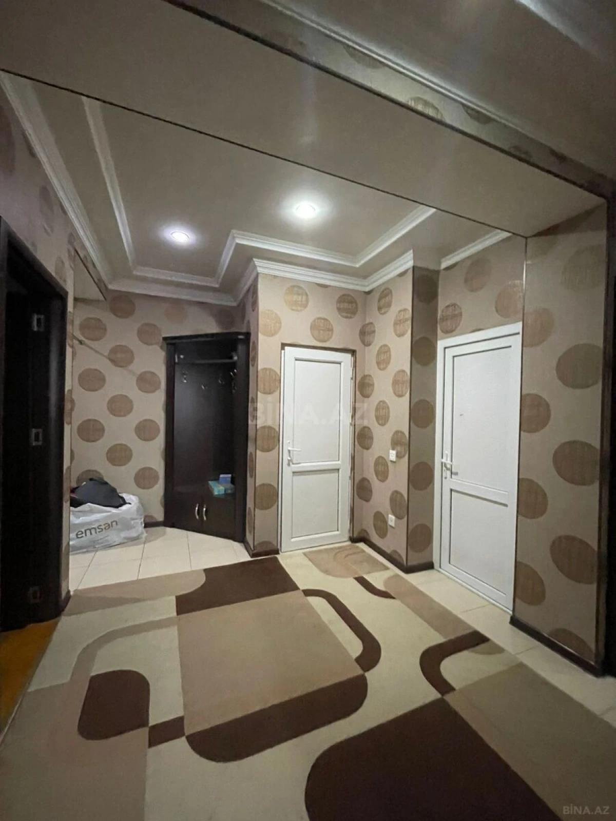 Kirayə verilir 2 otaqlı mənzil 80 m²