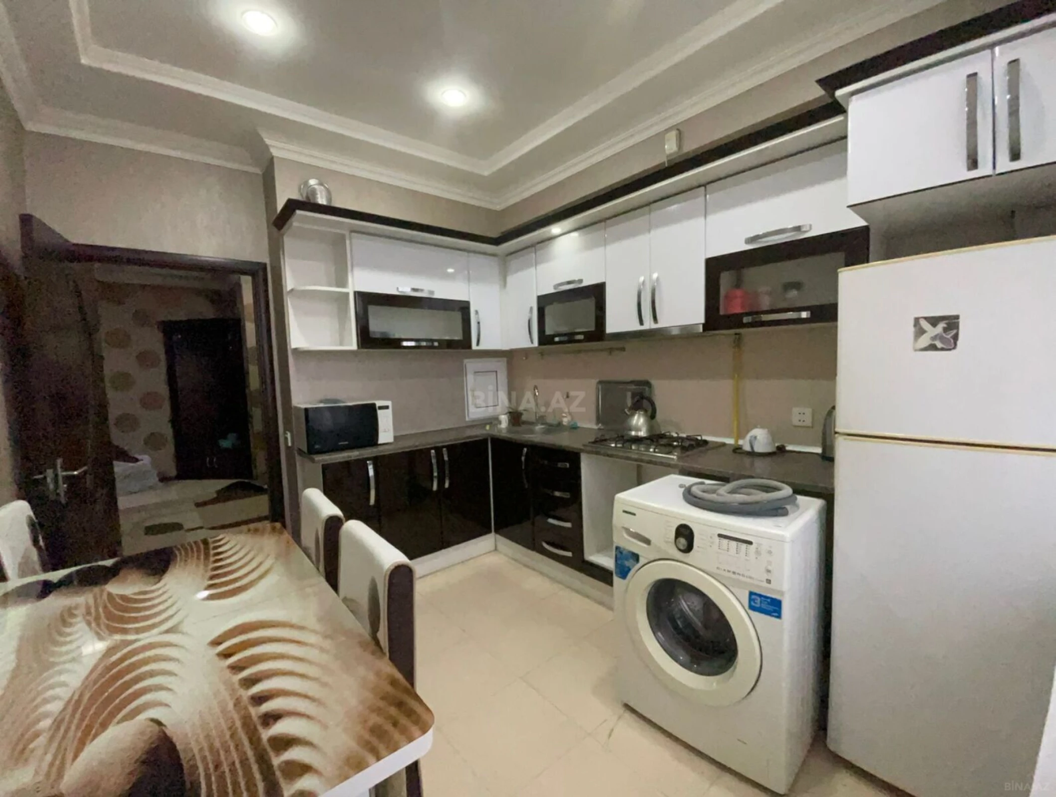 Kirayə verilir 2 otaqlı mənzil 80 m²