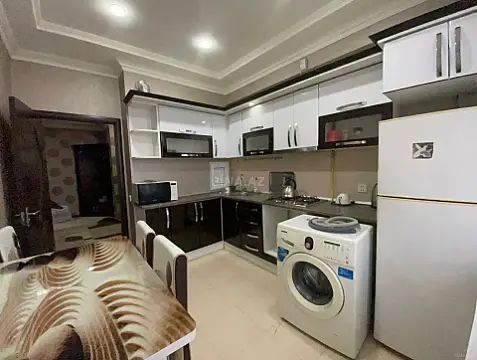 Kirayə verilir 2 otaqlı mənzil 80 m²