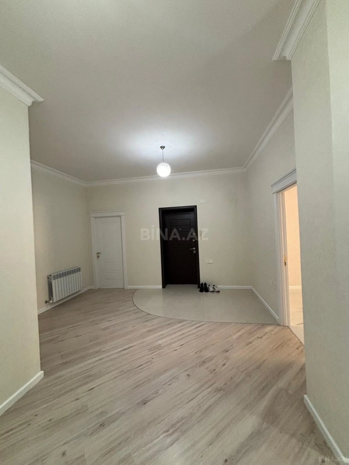 Satılır 5 otaqlı mənzil 192 m²