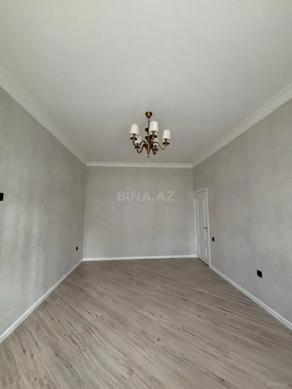 Satılır 5 otaqlı mənzil 192 m²