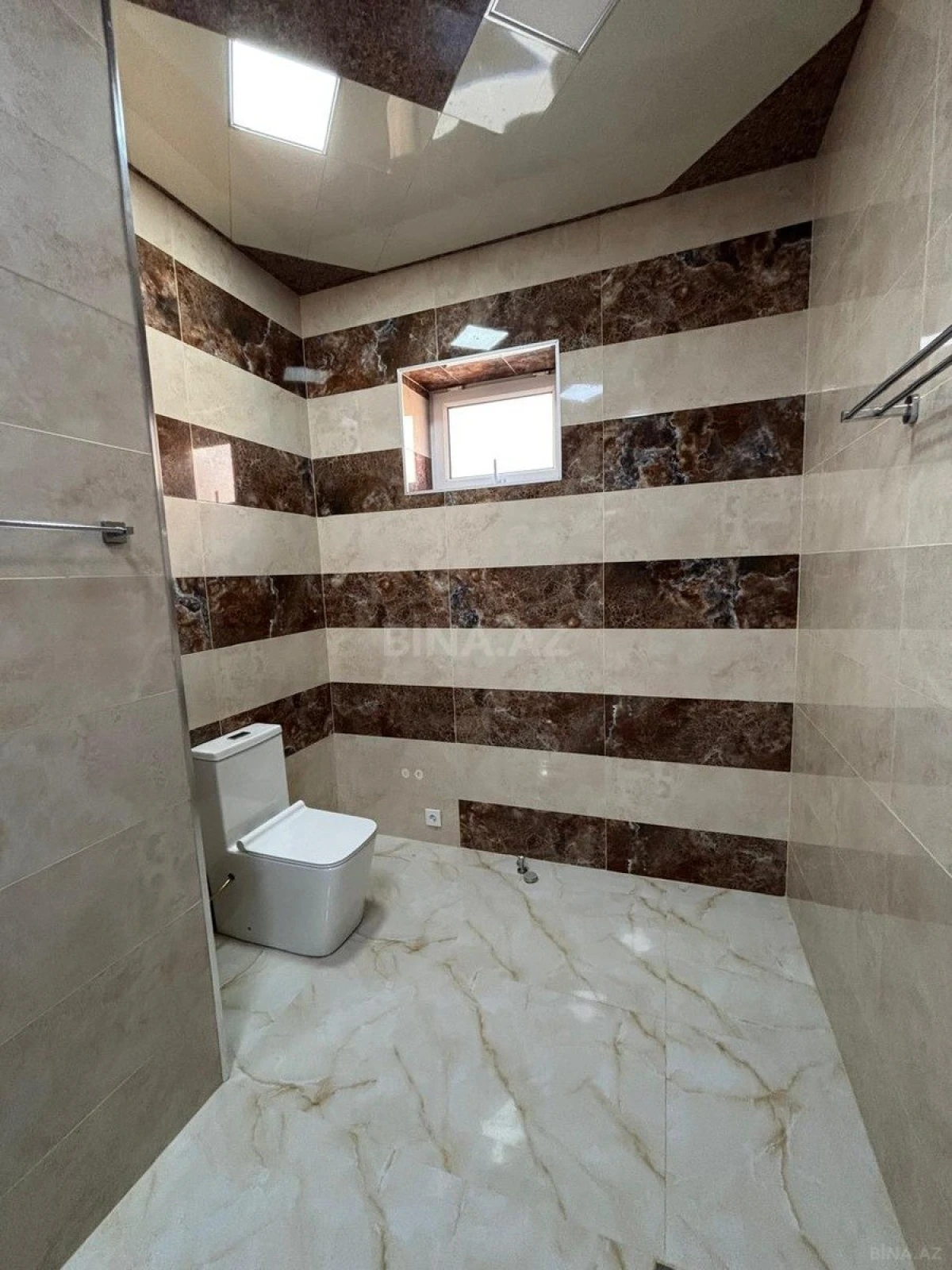 Satılır 5 otaqlı mənzil 192 m²