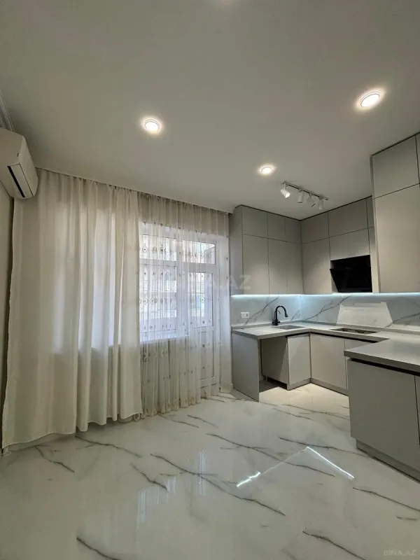 Satılır 5 otaqlı mənzil 192 m²