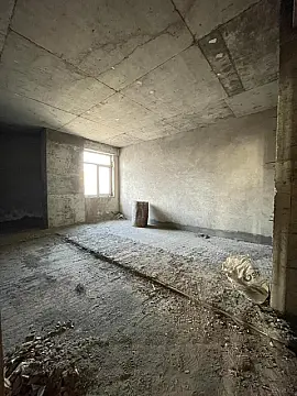 Satılır 4 otaqlı mənzil 255 m²