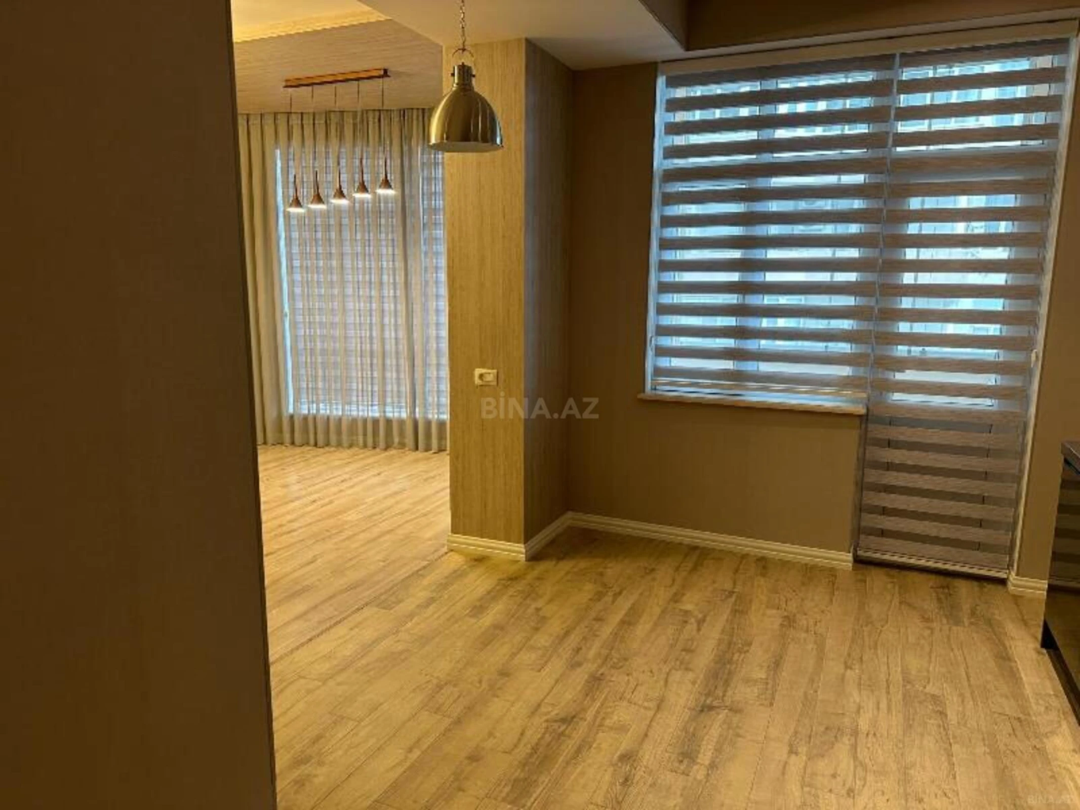 Satılır 4 otaqlı mənzil 171 m²