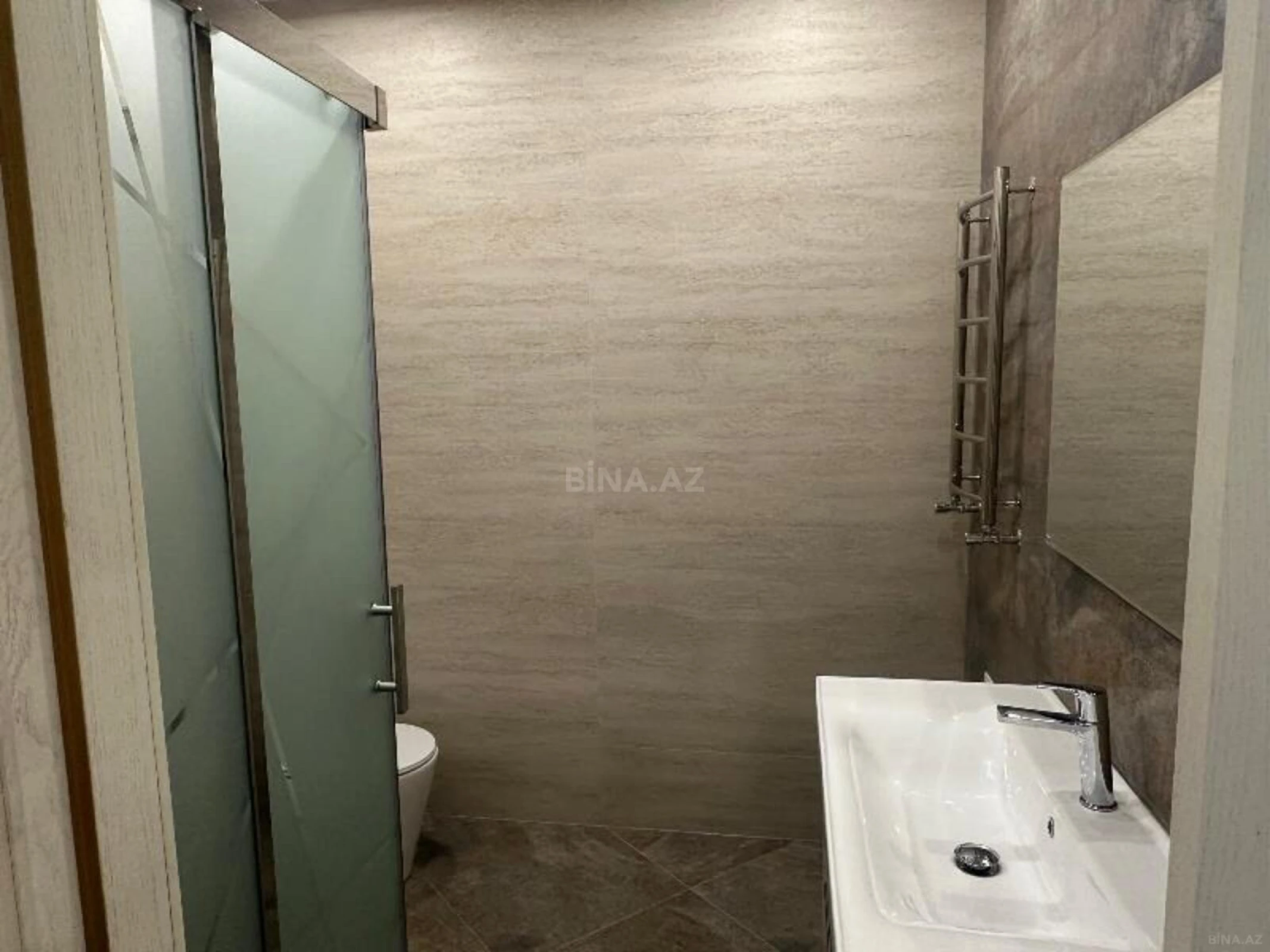 Satılır 4 otaqlı mənzil 171 m²