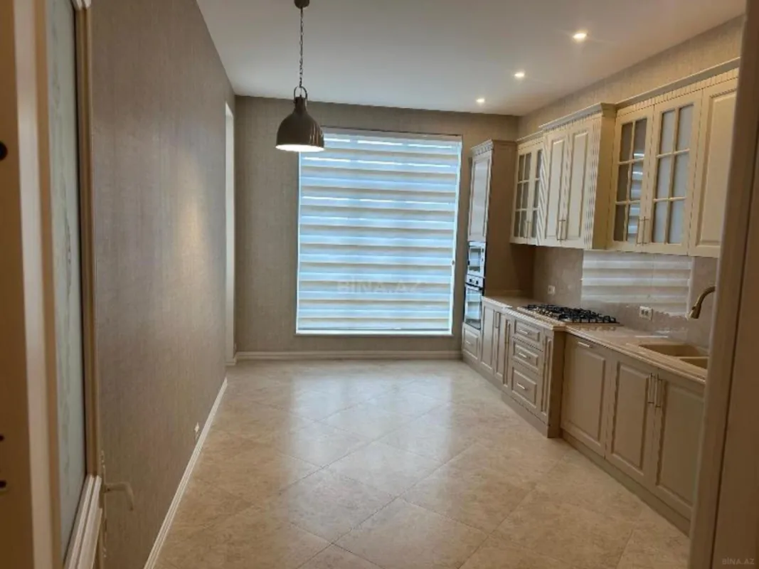 Satılır 4 otaqlı mənzil 171 m²