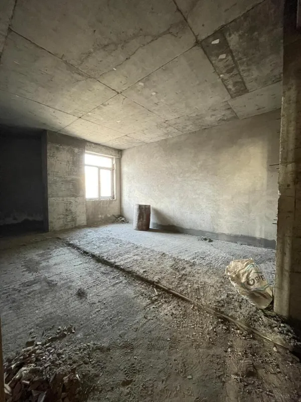 Satılır 4 otaqlı mənzil 253.4 m²