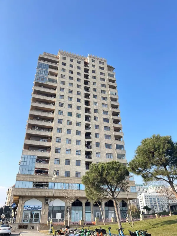 Satılır 4 otaqlı mənzil 253.4 m²