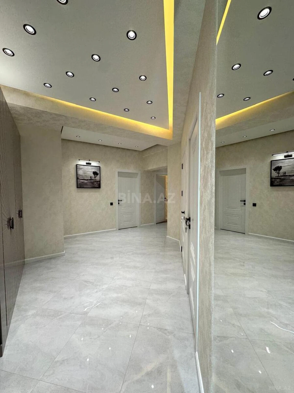 Satılır 3 otaqlı mənzil 107 m²