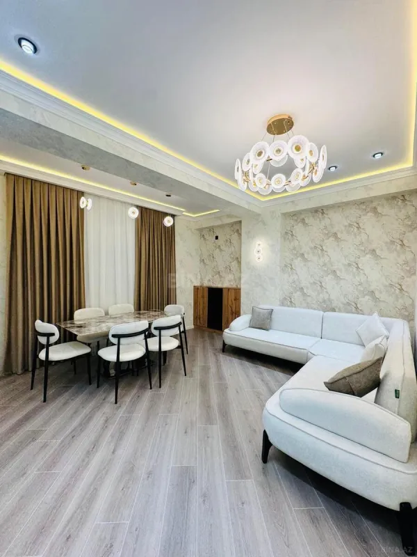 Satılır 3 otaqlı mənzil 107 m²