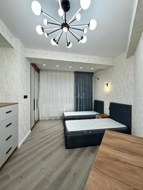 Satılır 3 otaqlı mənzil 107 m²