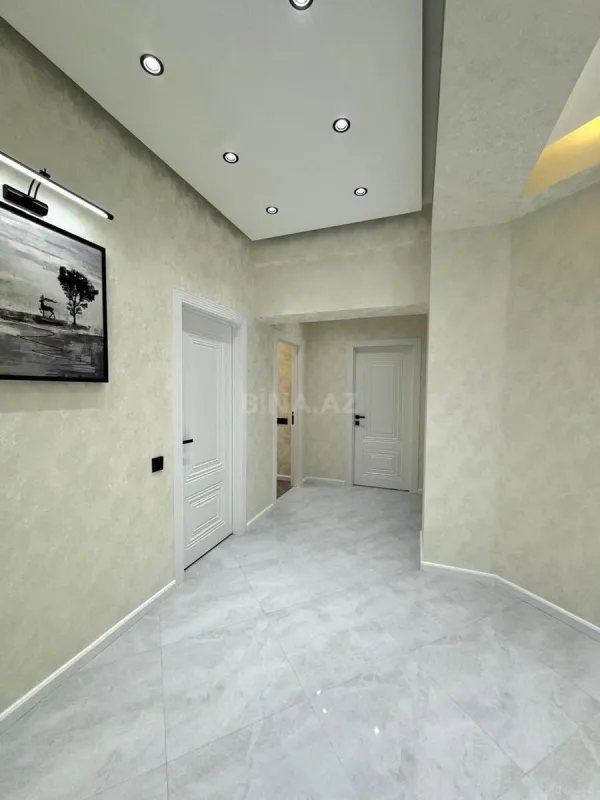 Satılır 3 otaqlı mənzil 107 m²