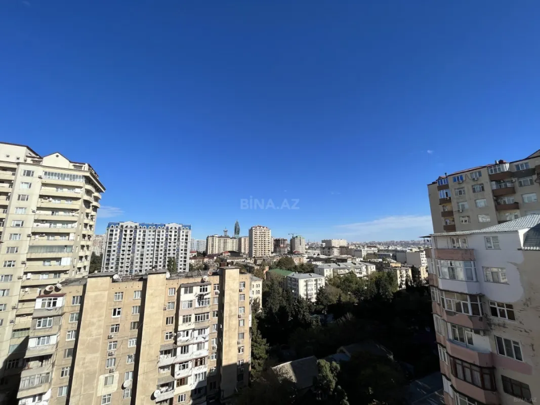 Satılır 3 otaqlı mənzil 130 m²