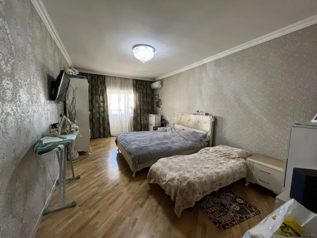 Satılır 3 otaqlı mənzil 130 m²